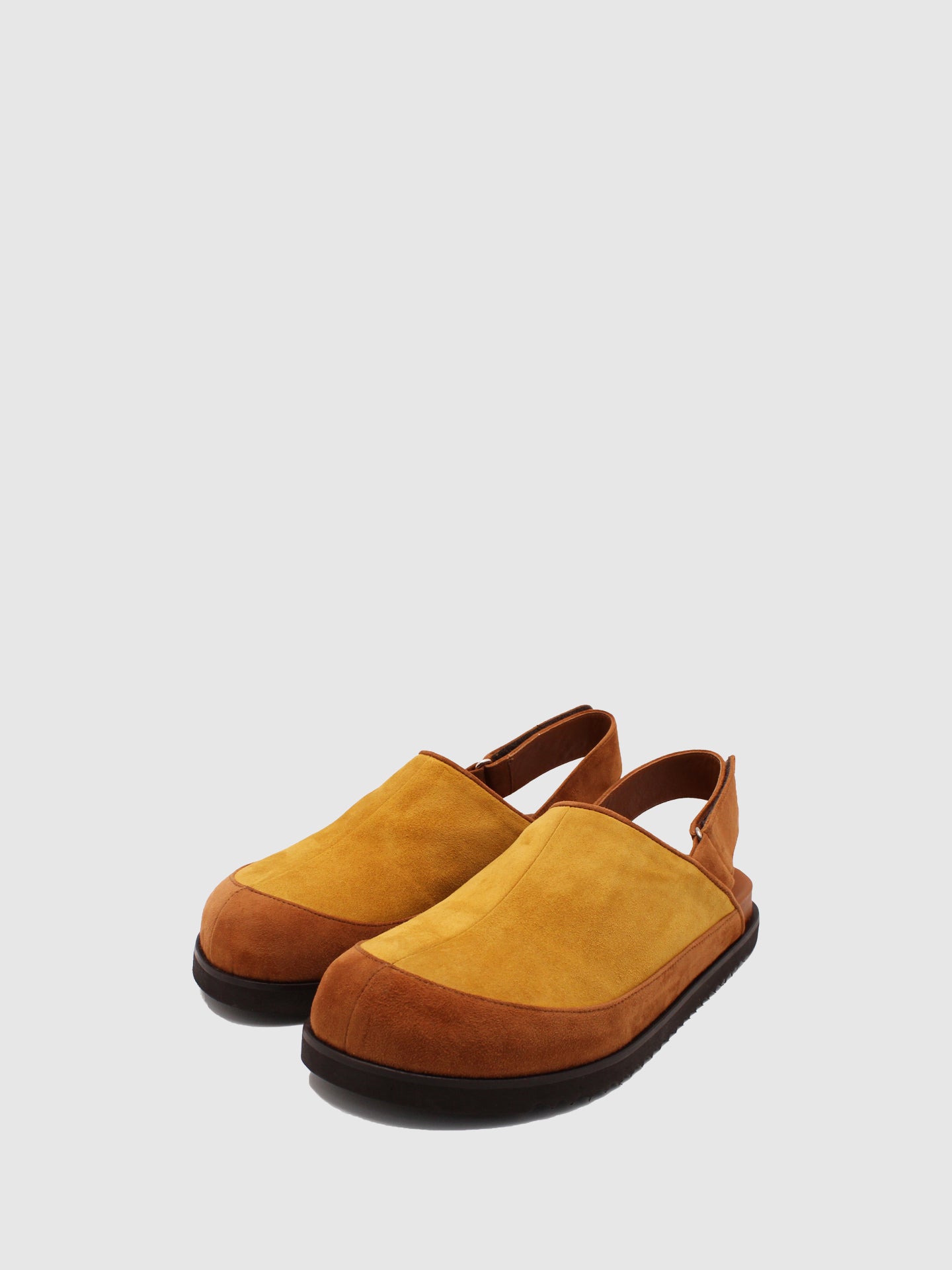 JJ Heitor Beige Closed Slippers